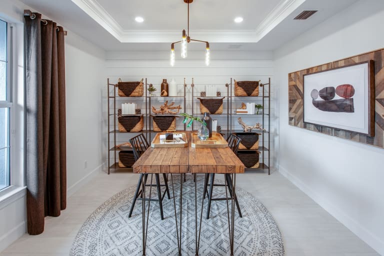 NEO Del b Tradition Stellar