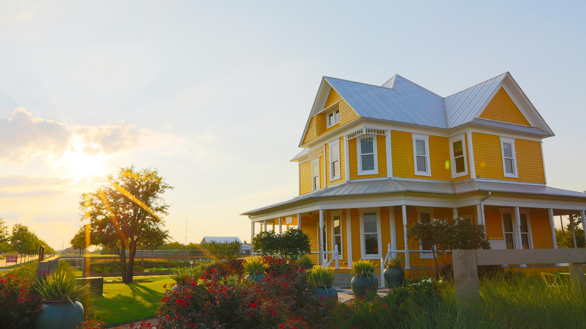 トップス house on the hill Tee (Argyle) 90 11351 Hilltop Rd, Argyle, TX 76226 [Rental] | Realtor.com®