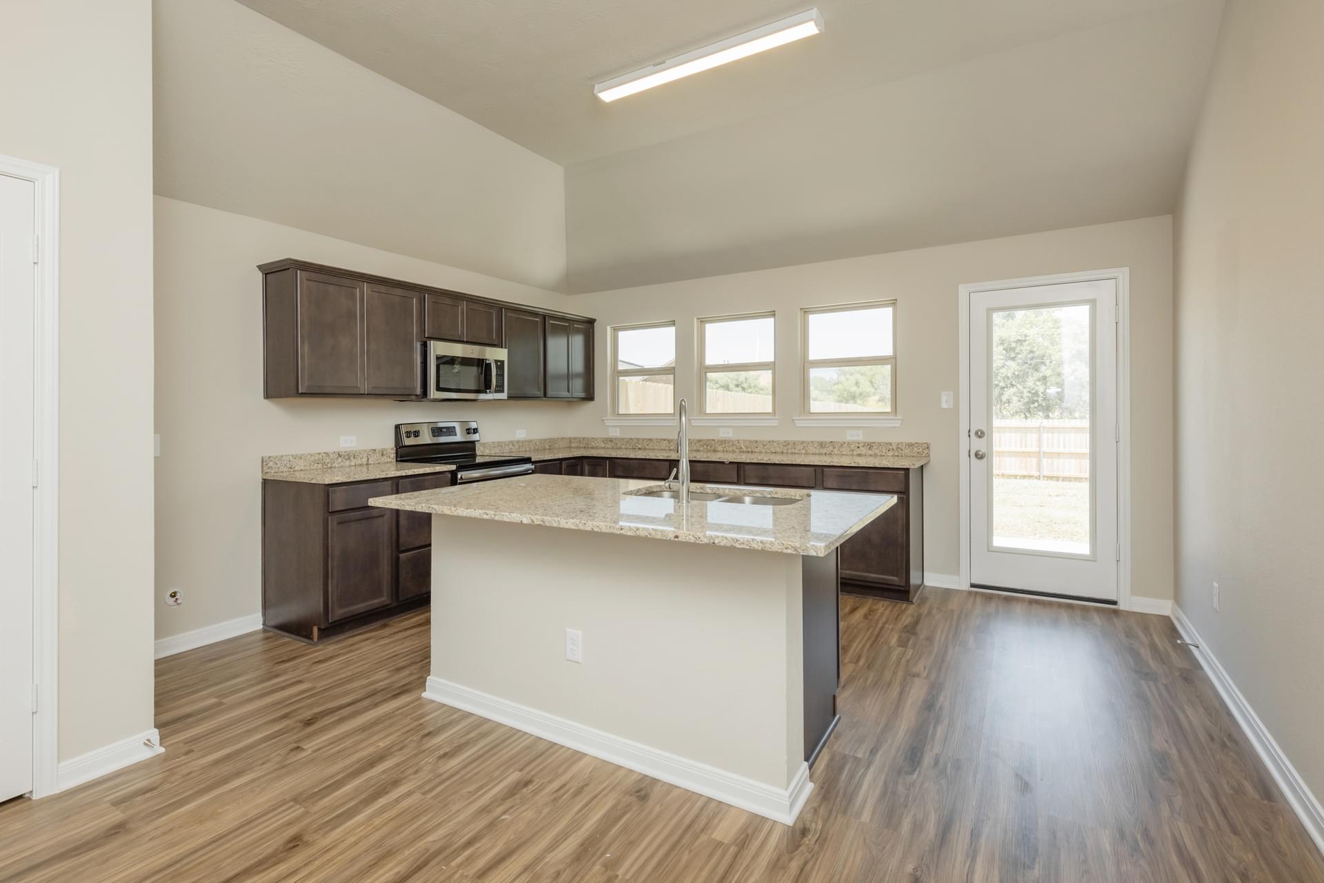 NEO Stylecraft On Your Lot YATES Stylecraft