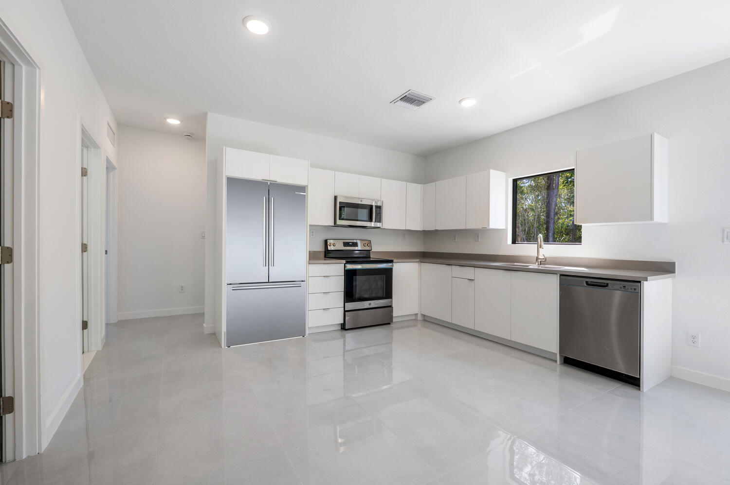 Project gallery image 9
