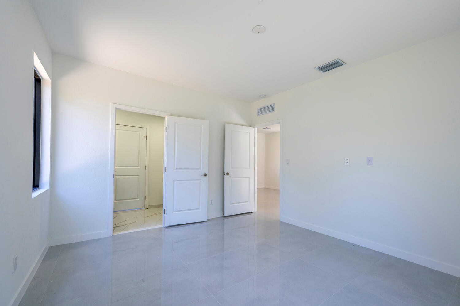 Project gallery image 11